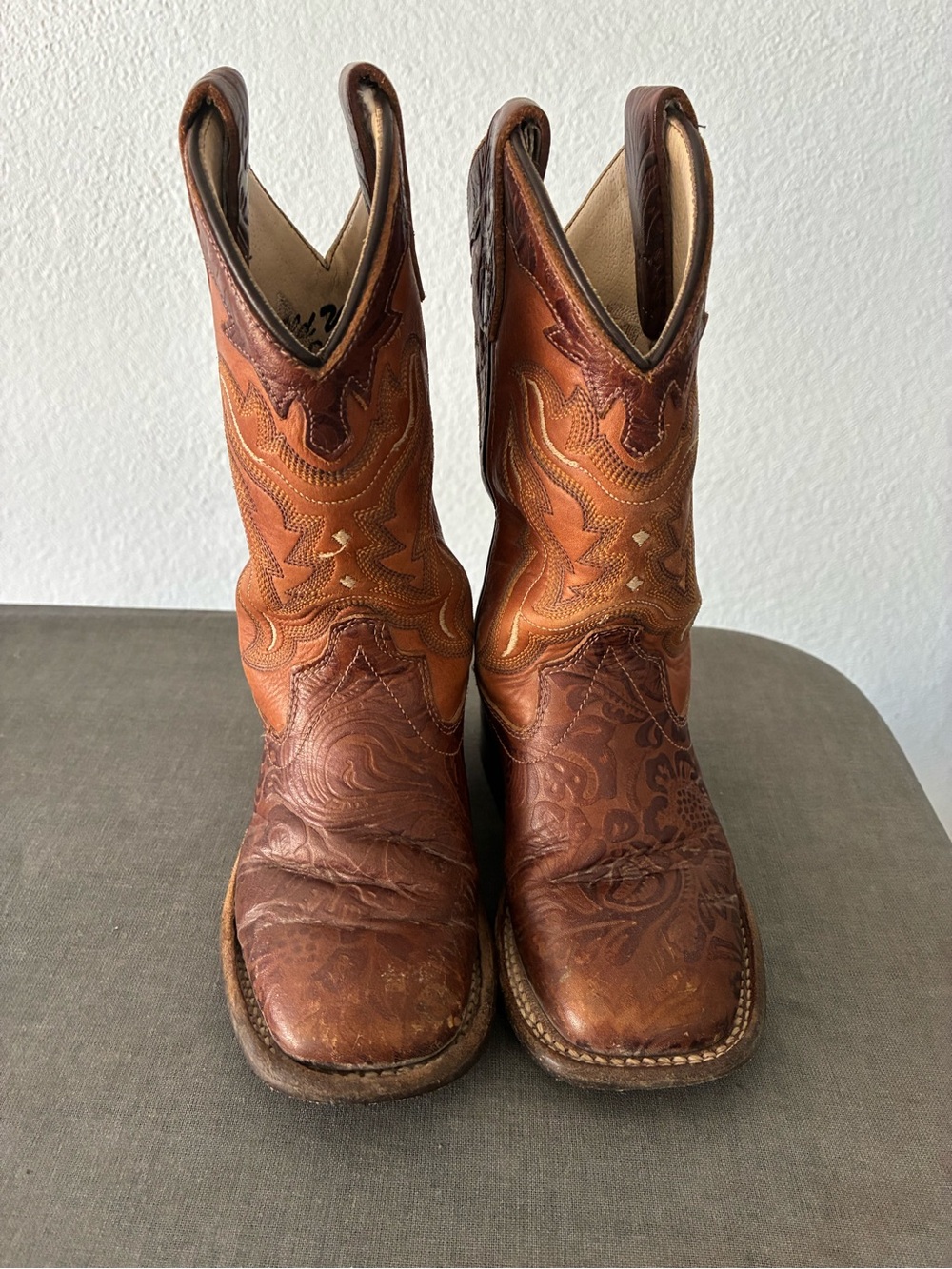 Kids Brown Embossed Leather Western Boots size 9